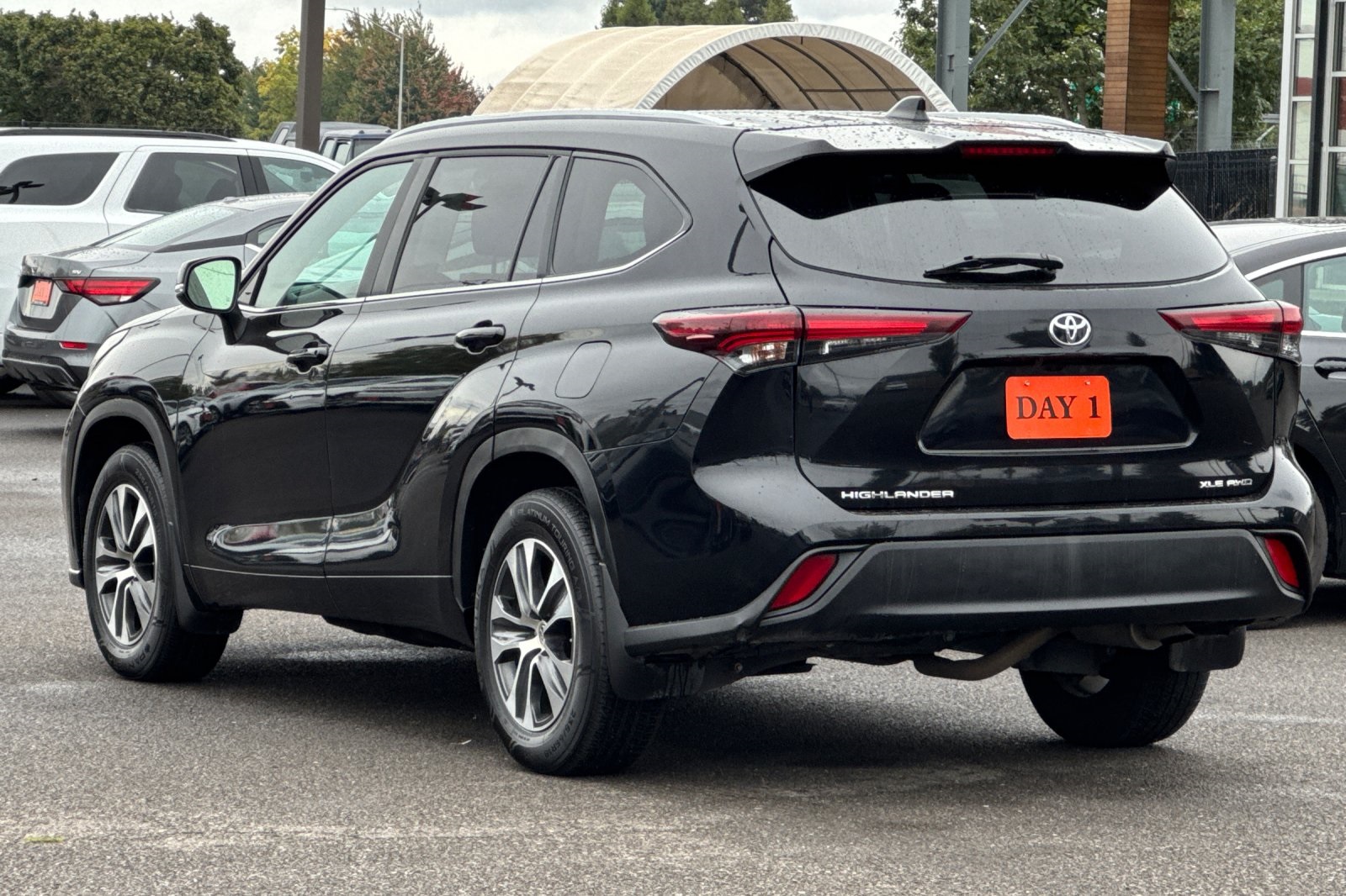 2024 Toyota Highlander XLE - Photo 8