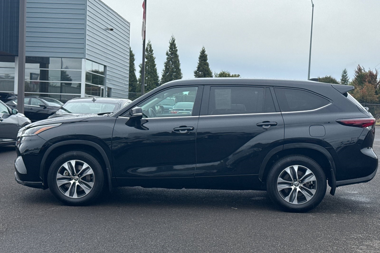 2024 Toyota Highlander XLE - Photo 9