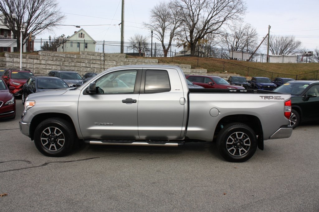2015 Toyota Tundra SR5 Grade photo 2