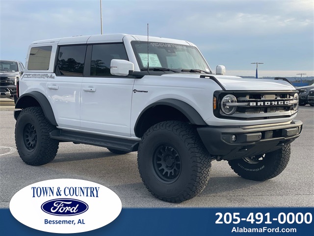 2025 Ford Bronco Outer Banks 4-Door 4WD