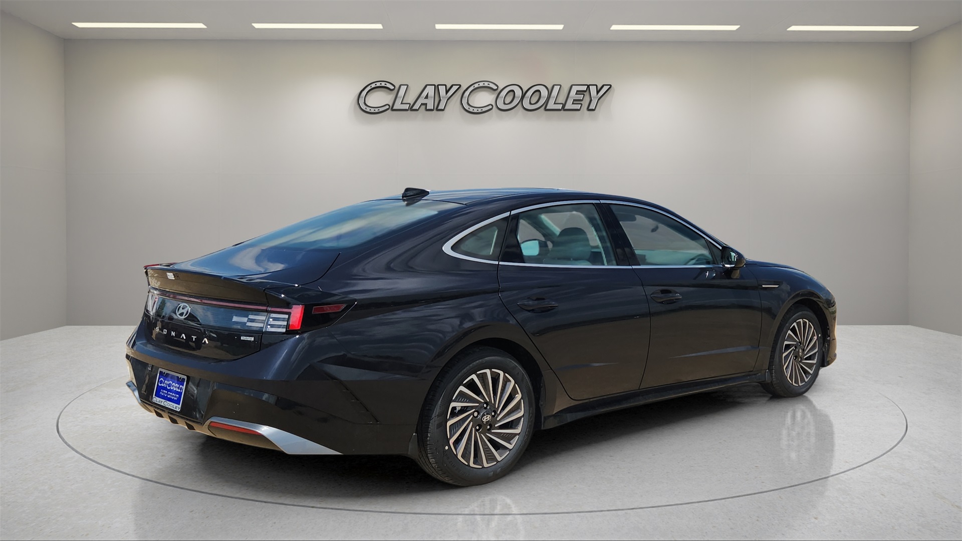 2025 Hyundai Sonata Hybrid SEL photo 2