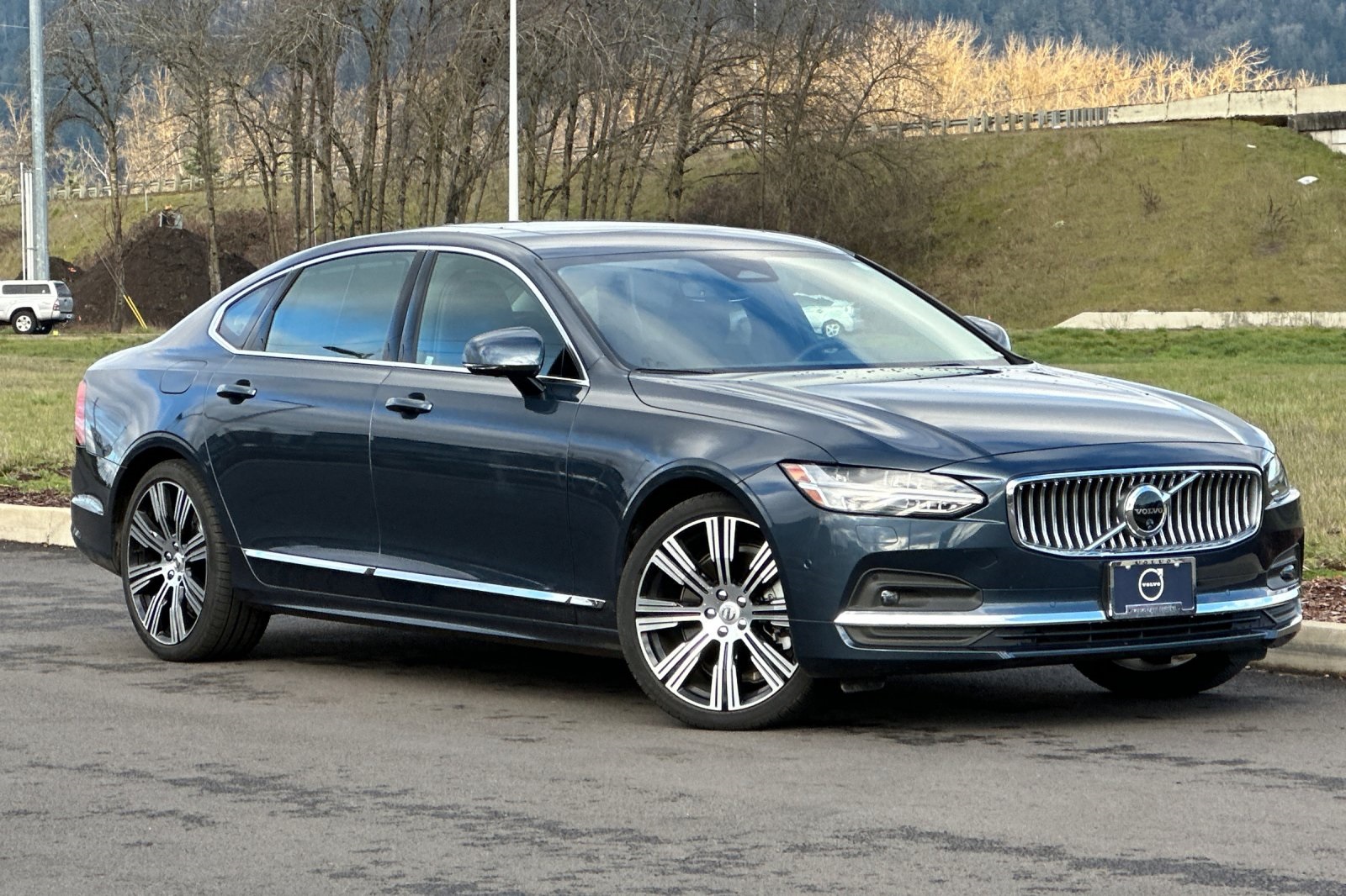 2025 Volvo S90 B6 Plus AWD