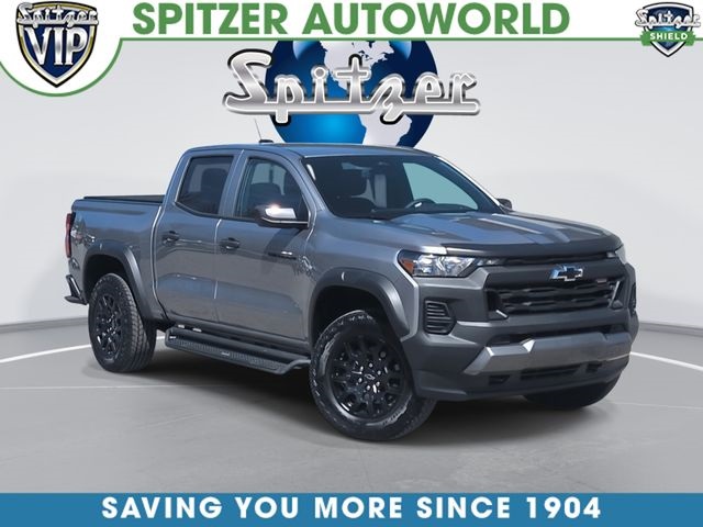 Sterling Gray Metallic 2025 Chevrolet Colorado Trail Boss Crew Cab 4WD Pickup Truck Four-Wheel Drive 8-Speed Automatic