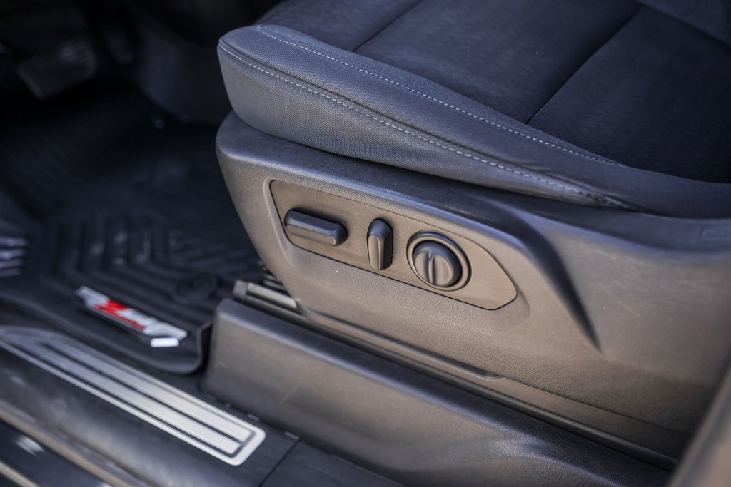 Used Car 2021 Chevrolet Silverado 1500  Lt Trail Boss For Sale Under $35,000 In Austin, Texas