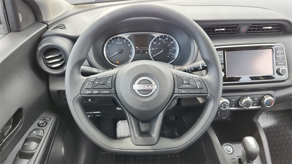 2025 Nissan Kicks Play