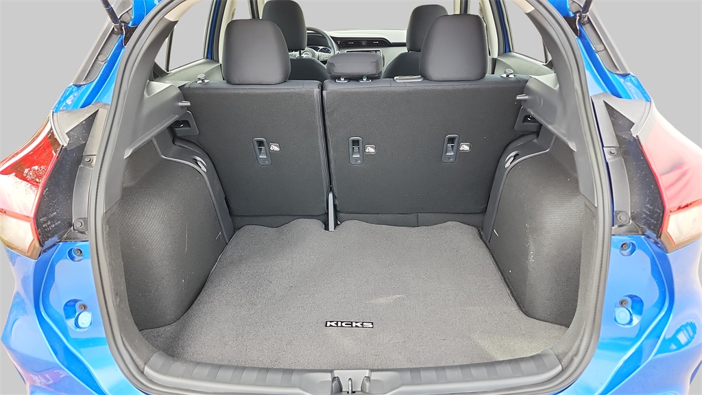 2025 Nissan Kicks Play