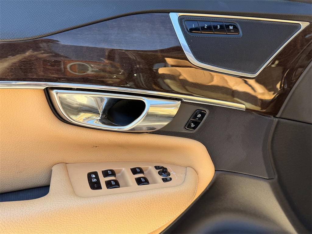 2016 Volvo XC90 T6 Momentum Black at DeMontrond Automotive Group