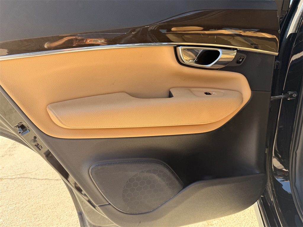 2016 Volvo XC90 T6 Momentum Black at DeMontrond Automotive Group