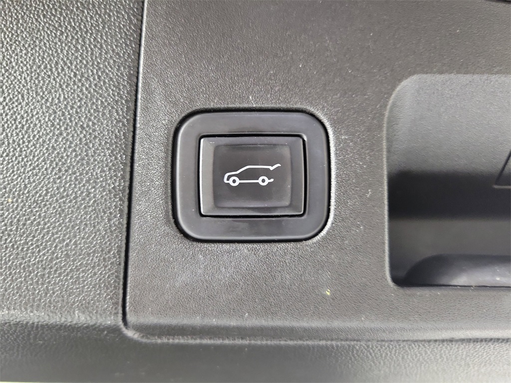 2023 Cadillac XT5 Luxury Black at Tom Peacock Cadillac