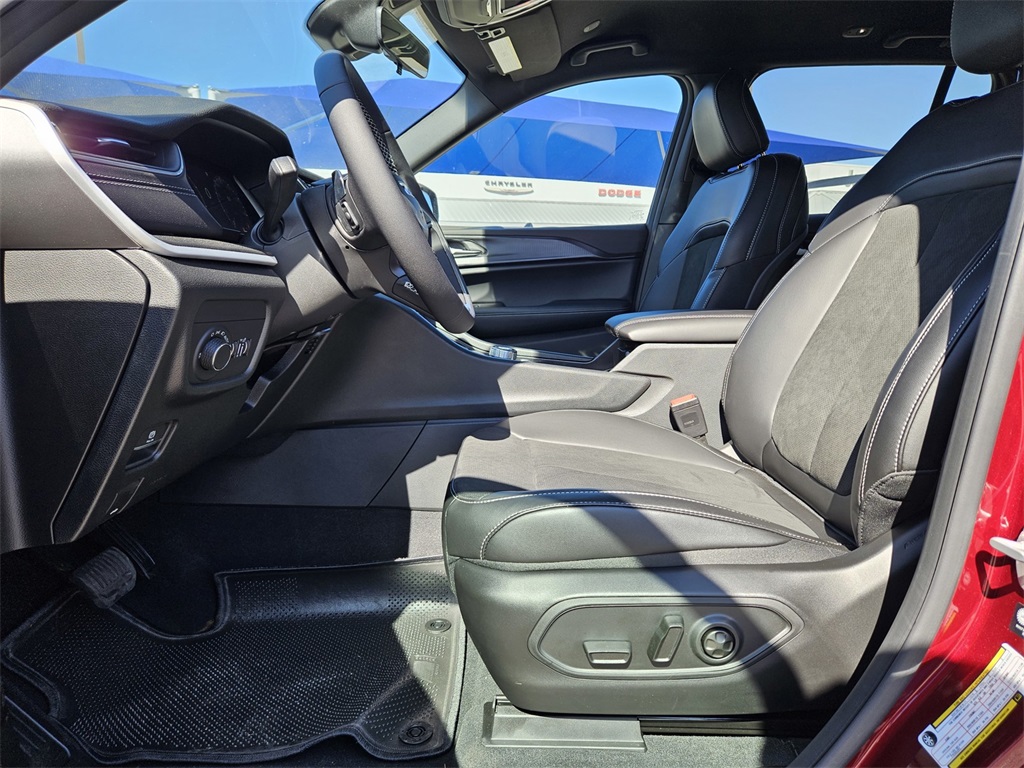 New Car 2025 Jeep Grand Cherokee  Altitude For Sale Under $40,000 In San Marcos, Texas