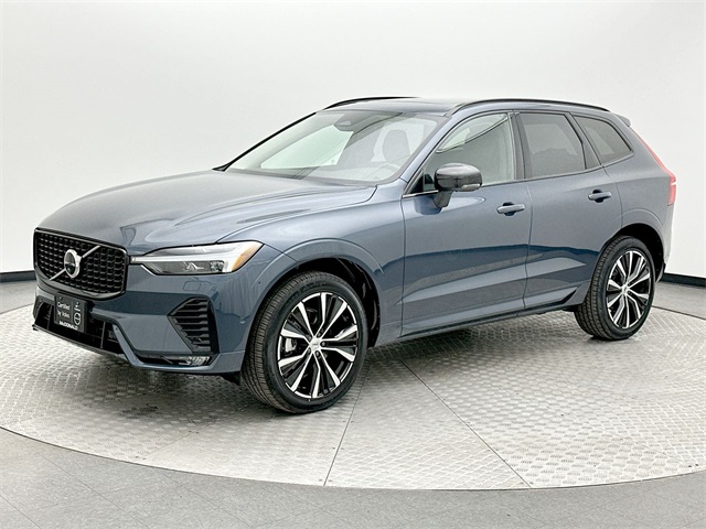 2025 Volvo XC60 B5 Plus Dark Theme AWD