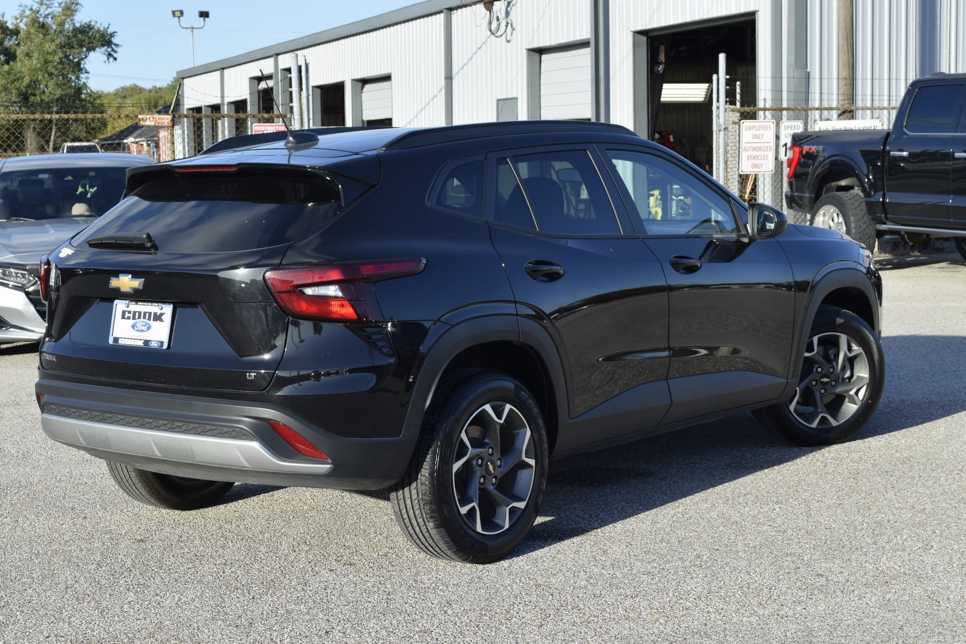 2025 Chevrolet Trax LT - 9