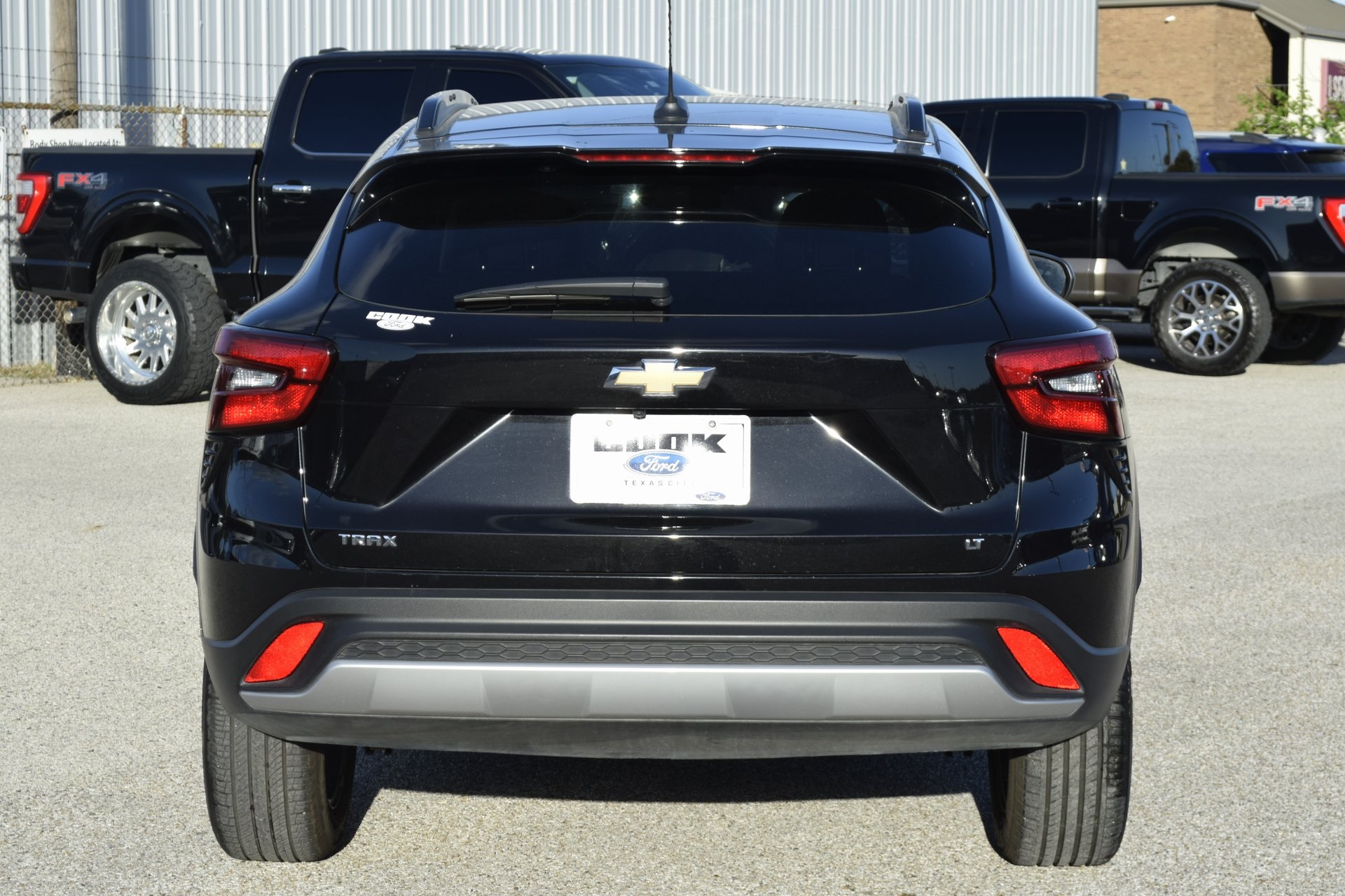 2025 Chevrolet Trax LT - 8