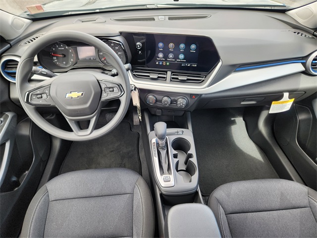 2025 Chevrolet Trax LS photo 13