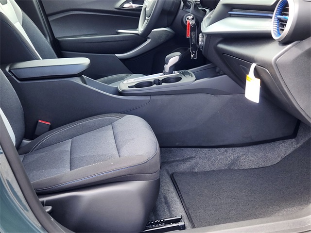 2025 Chevrolet Trax LS photo 20