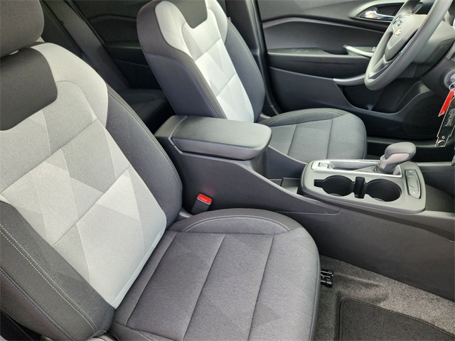 2025 Chevrolet Trax LS photo 21