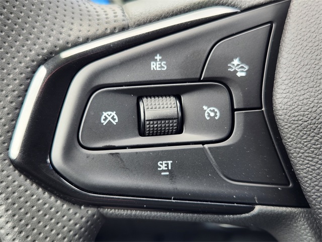 2025 Chevrolet Trax LS photo 23