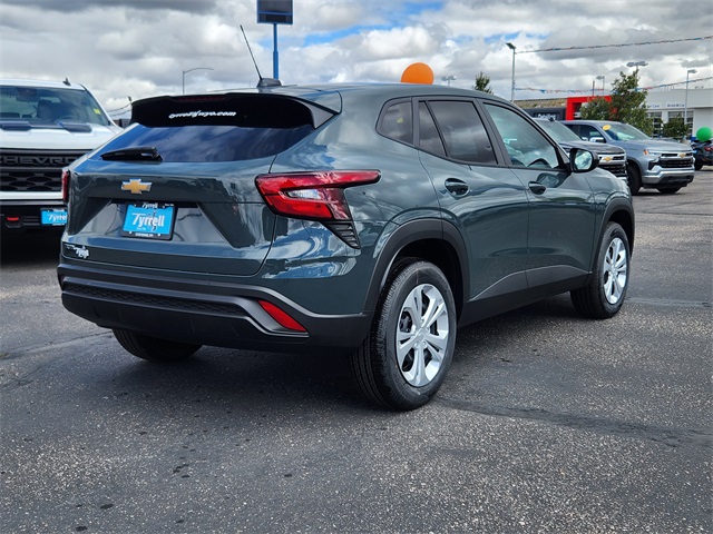 2025 Chevrolet Trax LS photo 5