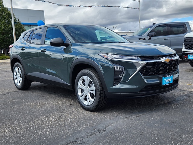 2025 Chevrolet Trax LS photo 6