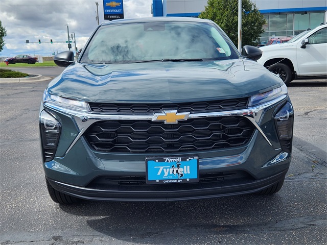 2025 Chevrolet Trax LS photo 7