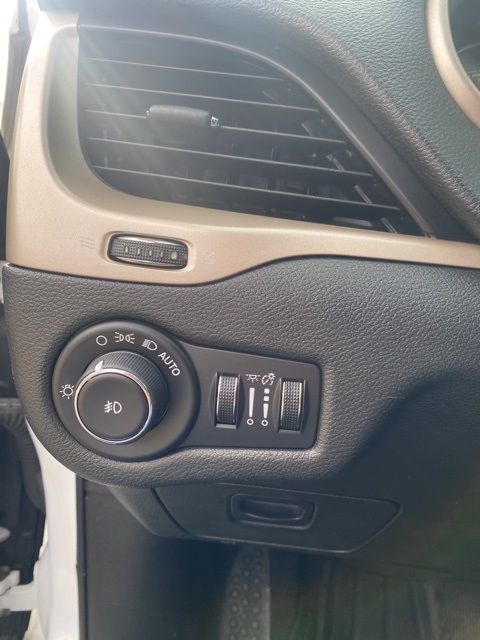 Used Car 2015 Jeep Cherokee  Latitude For Sale Under $10,000 In San Antonio, Texas