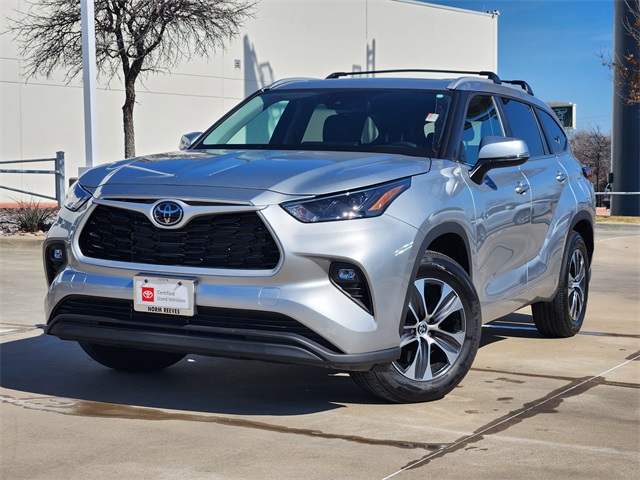 2025 Toyota Highlander XLE FWD