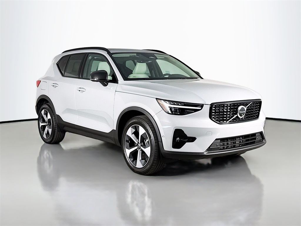 2026 Volvo XC40 B5 Plus AWD