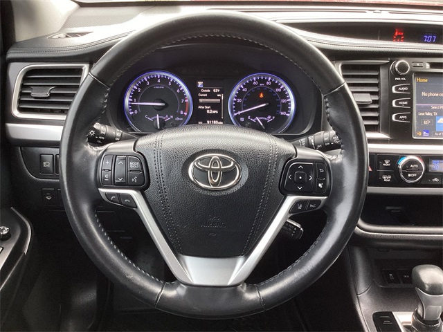 Used Car 2018 Toyota Highlander  Se For Sale Under $25,000 In San Antonio, Texas