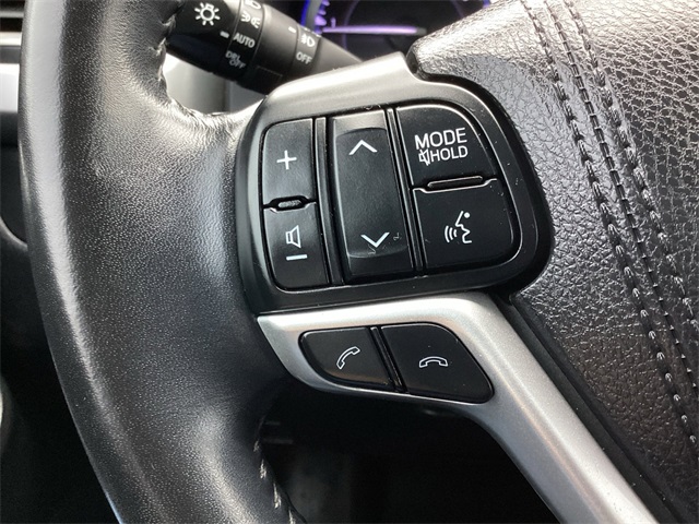 Used Car 2018 Toyota Highlander  Se For Sale Under $25,000 In San Antonio, Texas