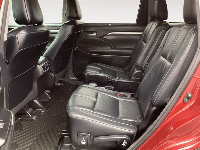 Used Car 2018 Toyota Highlander  Se For Sale Under $25,000 In San Antonio, Texas