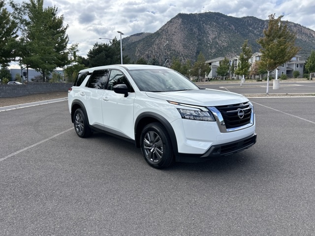 2024 Nissan Pathfinder S