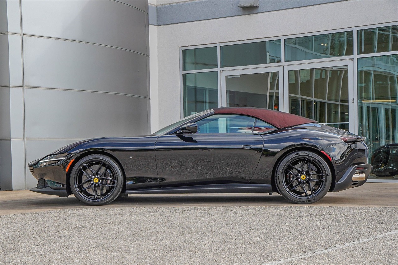 Used Car 2025 Ferrari Roma Spider  For Sale Under $320,000 In Austin, Texas