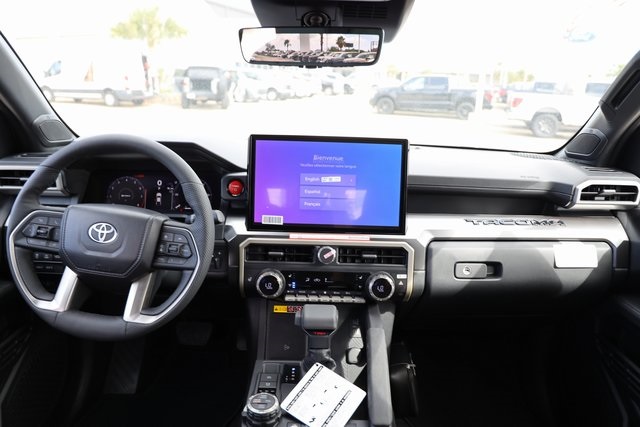 2025 Toyota Tacoma Hybrid TRD Off Road - 11