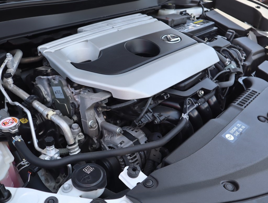 Thumbnail: 2020 Lexus UX - 14