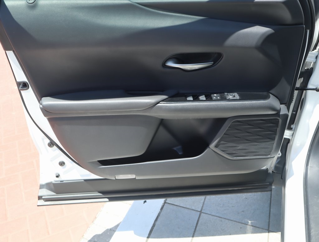 Thumbnail: 2020 Lexus UX - 20