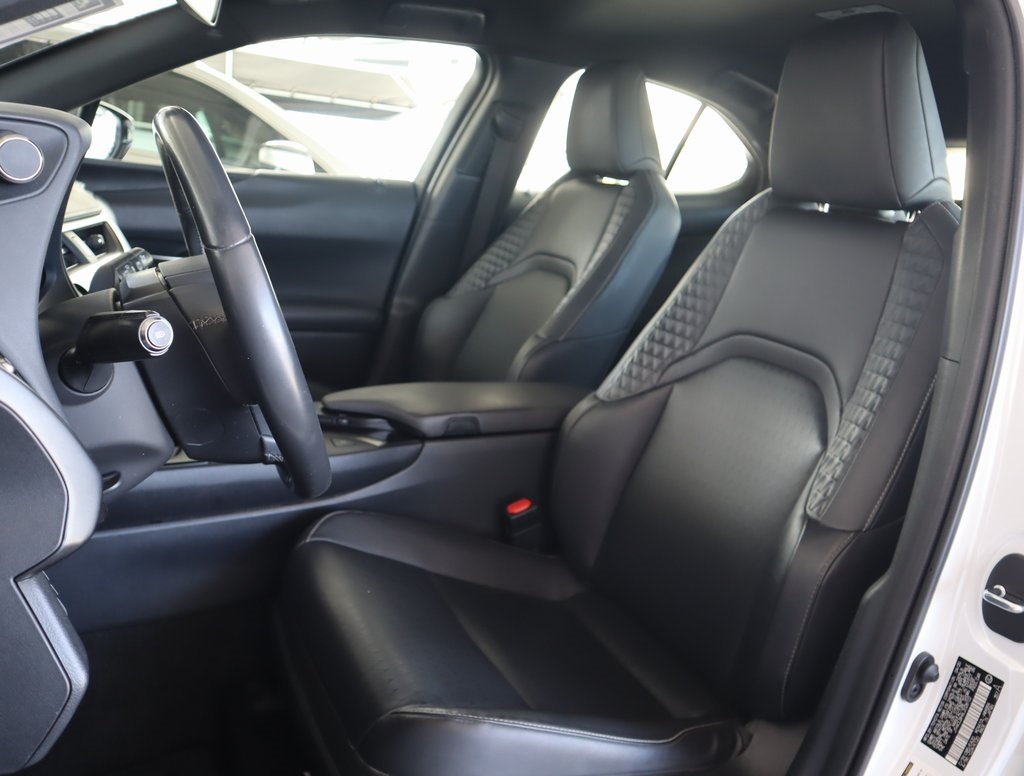 Thumbnail: 2020 Lexus UX - 25