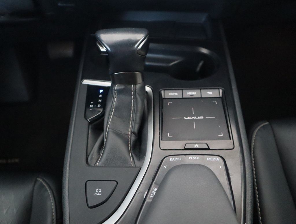 Thumbnail: 2020 Lexus UX - 30