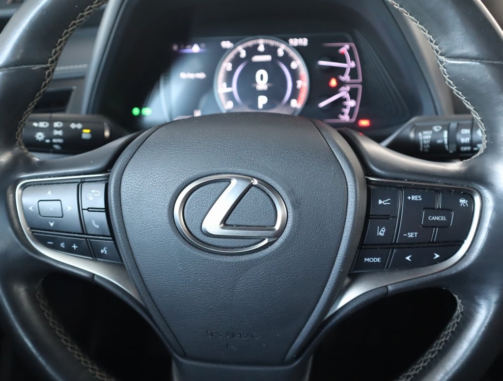 Thumbnail: 2020 Lexus UX - 31