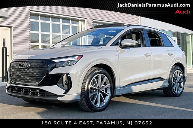 2026 Audi Q4 e-tron quattro Premium Plus 55