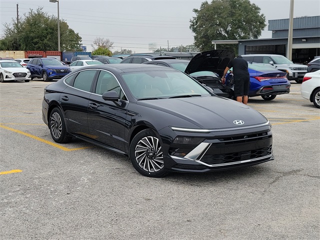 2025 Hyundai Sonata Hybrid Limited FWD