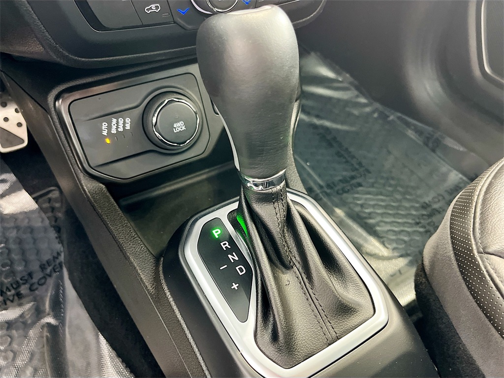 2023 Jeep Renegade Limited White at Victoria Chrysler Dodge Jeep Ram