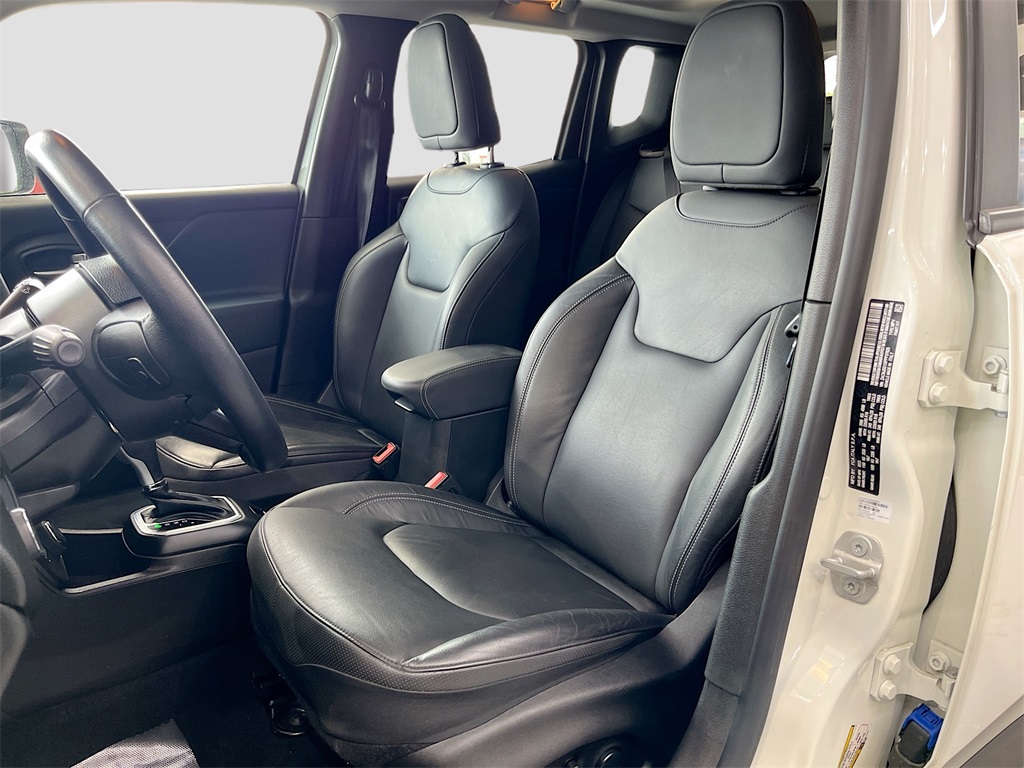 2023 Jeep Renegade Limited White at Victoria Chrysler Dodge Jeep Ram
