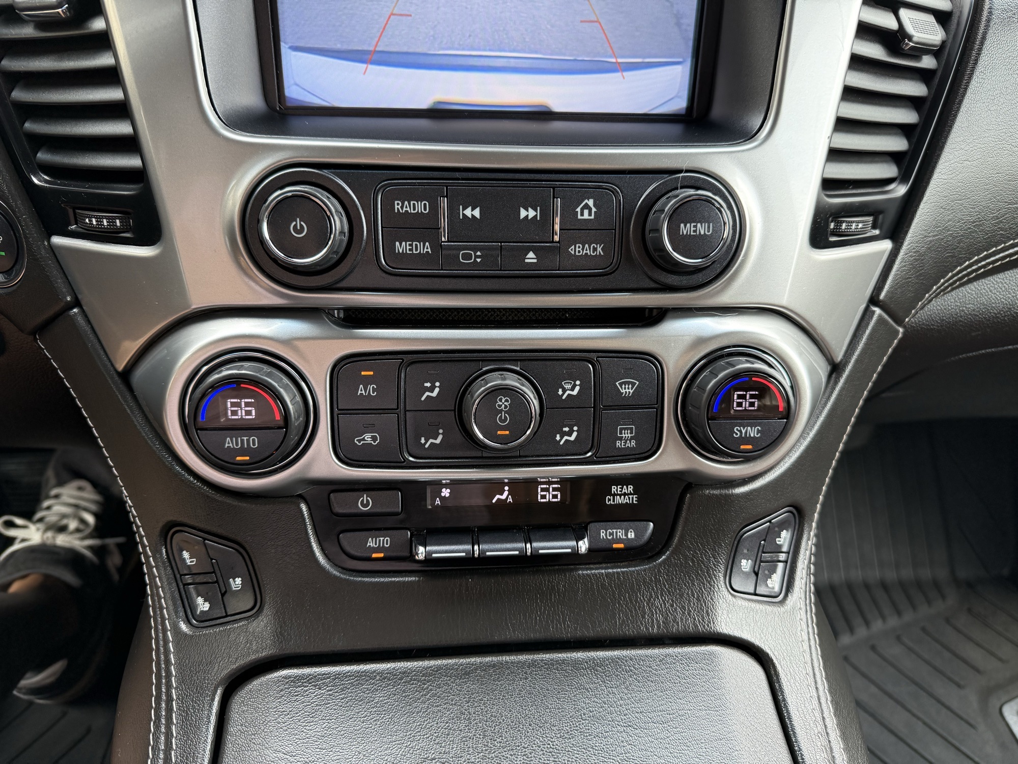 2019 Chevrolet Suburban Premier photo 29