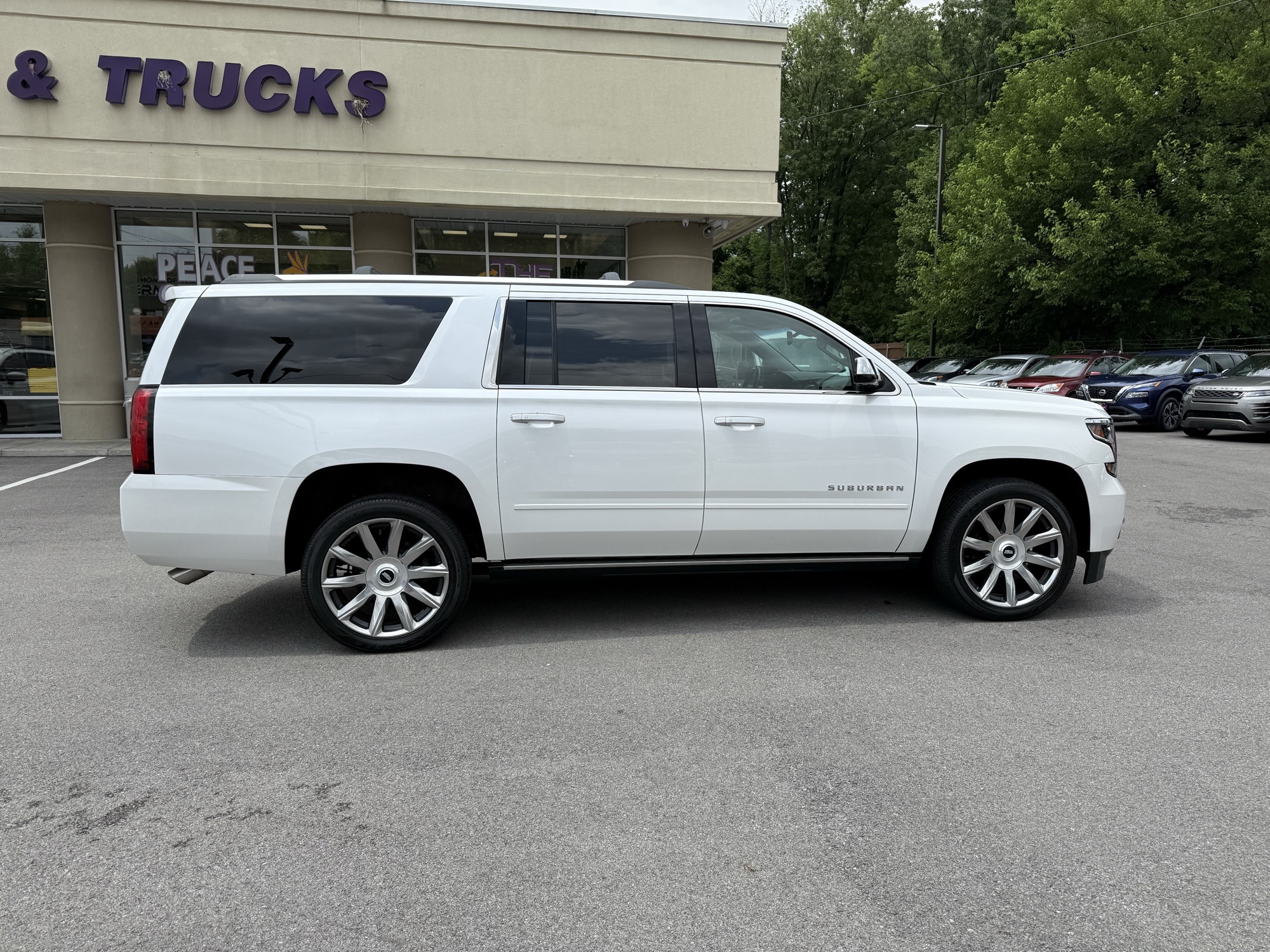 2019 Chevrolet Suburban Premier photo 6