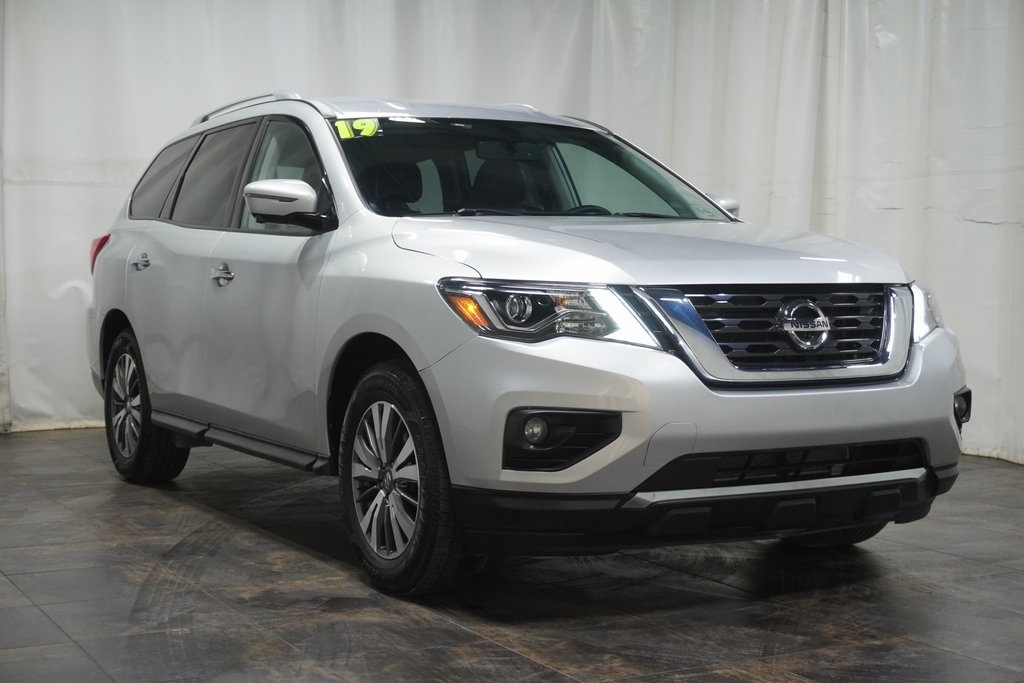 2019 Nissan Pathfinder SL