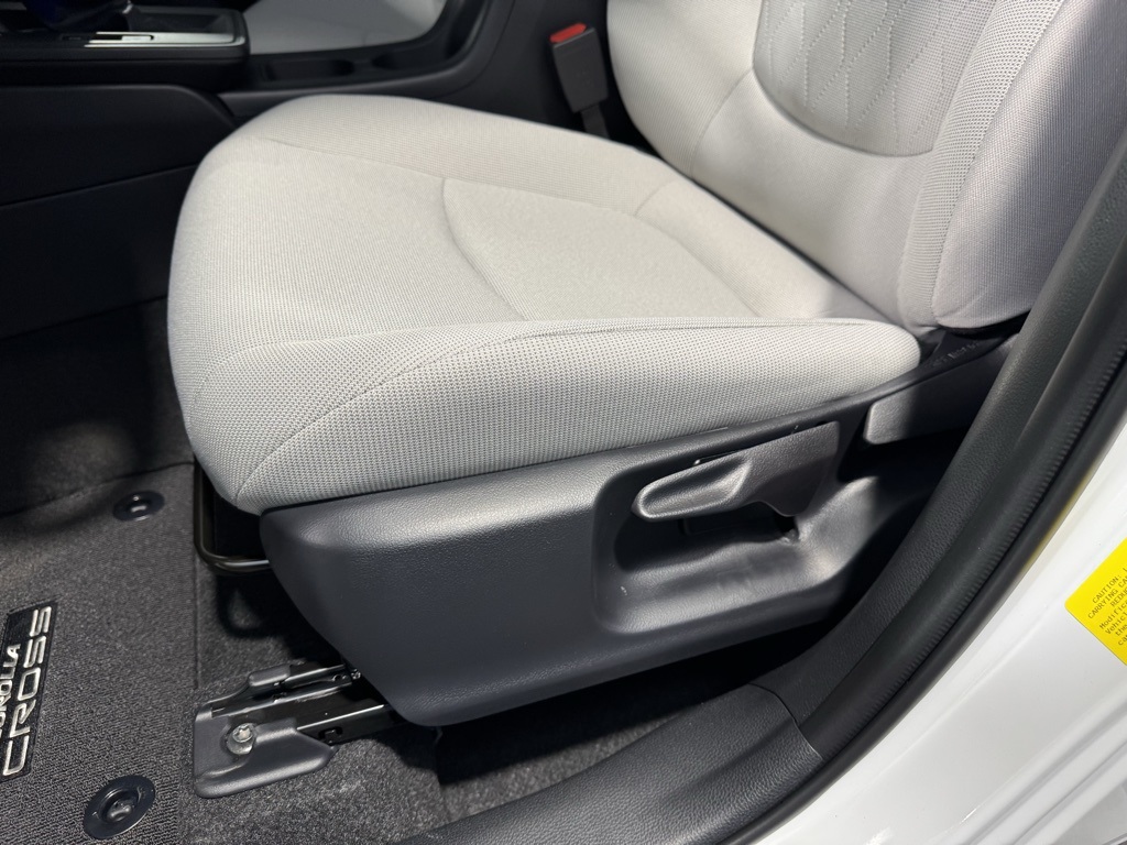 Thumbnail: 2026 Toyota Corolla Cross - 30