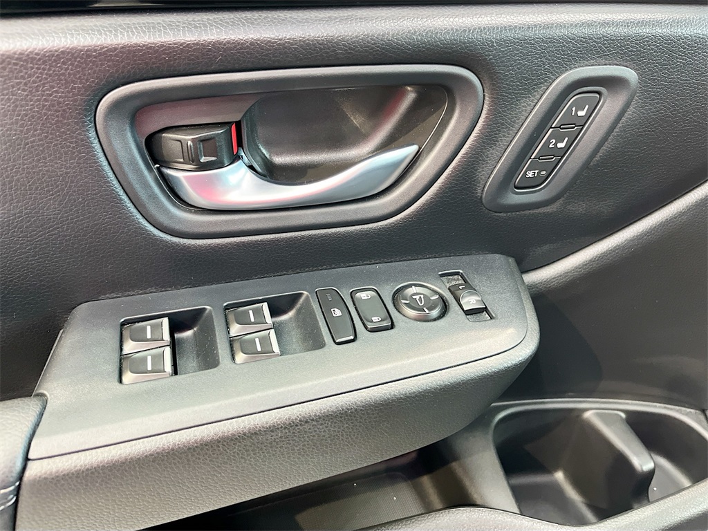 2025 Honda Pilot EX-L Gray at Community Honda