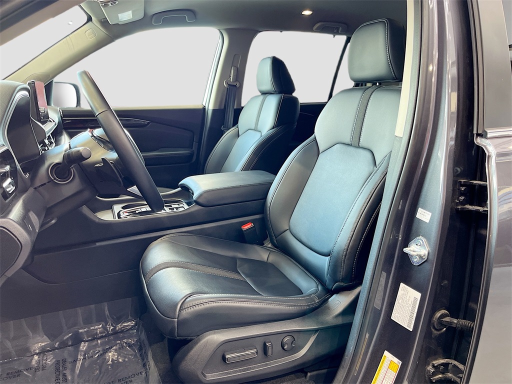 2025 Honda Pilot EX-L Gray at Community Honda