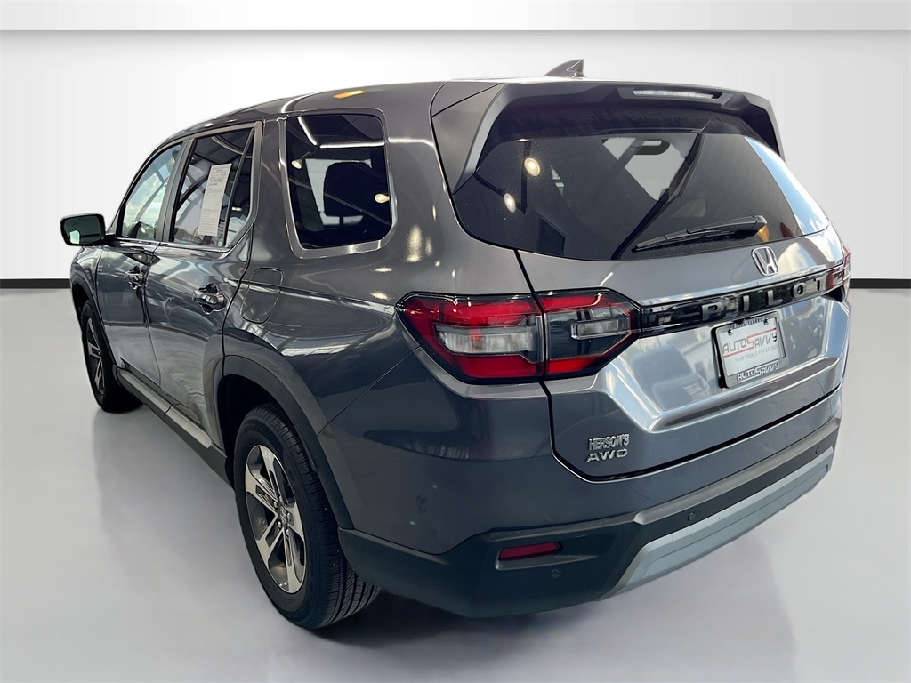 2025 Honda Pilot EX-L Gray at Community Honda