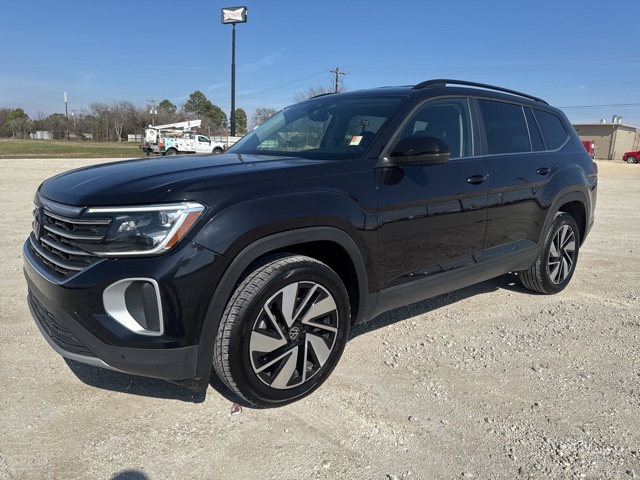 2024 Volkswagen Atlas SE FWD with Technology